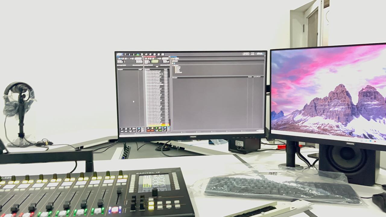 Consola Analógica AEV ACURIX